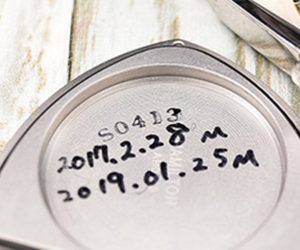 時計の裏蓋の日付?