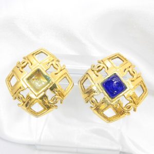 CHANEL(シャネル)のイヤリング 壊れていても買取可能