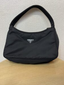 【紹介ブログ】プラダの人気のナイロンライン「ポコノ」とは?名前の由来やモデルを解説!